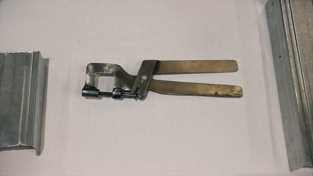 Испортил ШВЕЙНУЮ МАШИНКУ или создал КРУТОЙ ИНСТРУМЕНТ СВОИМИ РУКАМИ? смотреть онлайн