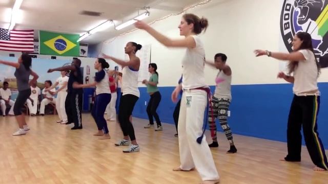 SambaLa Classes in Long Beach - Learn to samba with Valeria RioBela смотреть онлайн