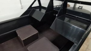 Лодка Гунч с проходной консолью на фиш палубу