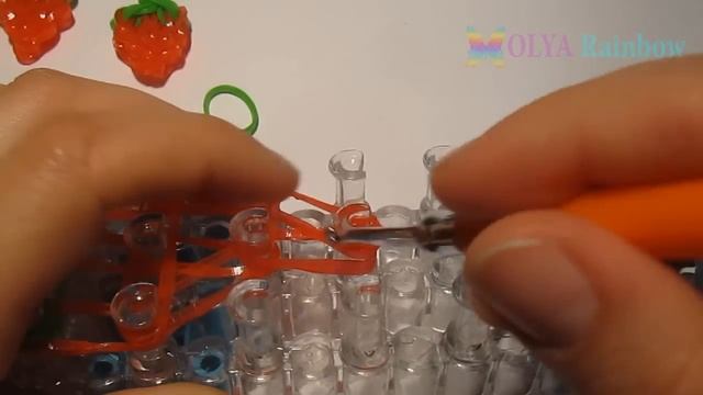 брелок КЛУБНИКА из резинок Rainbow Loom