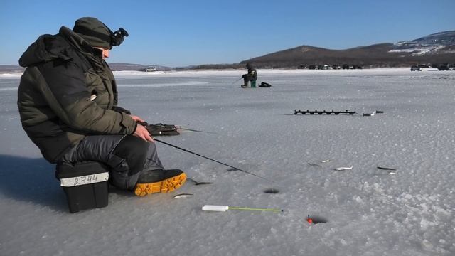 КОРЮШКА РАДУЕТ ГЛАЗ! ПЕРВЫЙ ЛЁД! РЫБАЛКА ЗИМОЙ! 2021-2022 смотреть онлайн