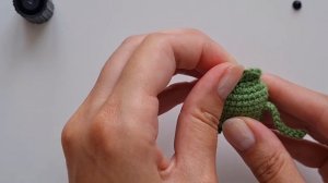 КАК И ЧЕМ приклеить глазки на игрушку. Клеим глазки навека. ЛАЙФХАК ДЛЯ ВЯЗАЛЬЩИЦ