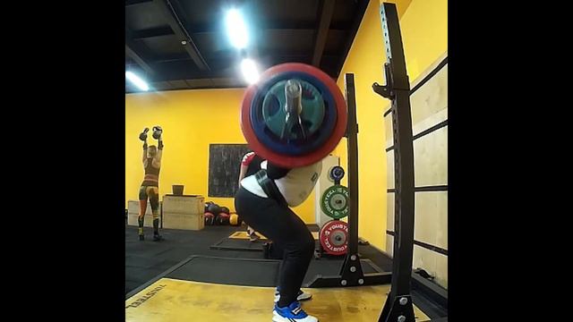 Д 1: Присед т/а. 100 кг, 4 подход. смотреть онлайн