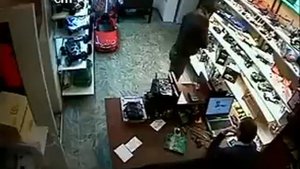 Алкаш в магазине моделей