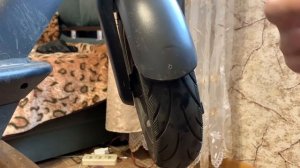 Брызговик на крыло переднего колеса Ninebot Kickscooter Max by Segway. Прикрутил.