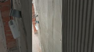 поклейка сетки на стену перед штукатурки