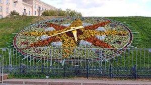 Цветочные часы на Поклонной горе