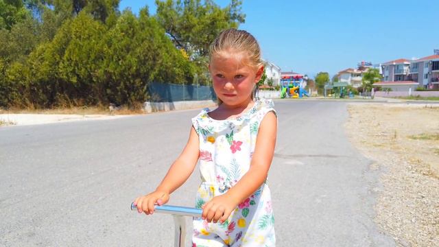 Ясминка Расстроена ПОТЕРЯЛИ Нашу КОШКУ! Куда ПРОПАЛА Элька смотреть онлайн