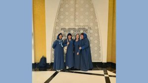 первый круиз! Лайнер Лирика.