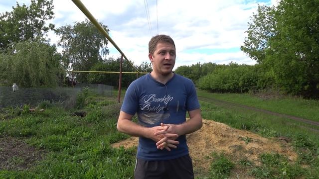 КАК НУЖНО КОРМИТЬ СВИНЕЙ? // Кормим свиней СЫРОМ !!! // Жизнь в деревне