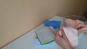 Как связать  следочки на 2-х спицах без швов. МК