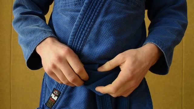 Die beste Art den Kampfsport Gürtel zu binden! (BJJ/ Karate/ Judo/ Ju Jutsu/ Teakwondo) etc. смотреть онлайн