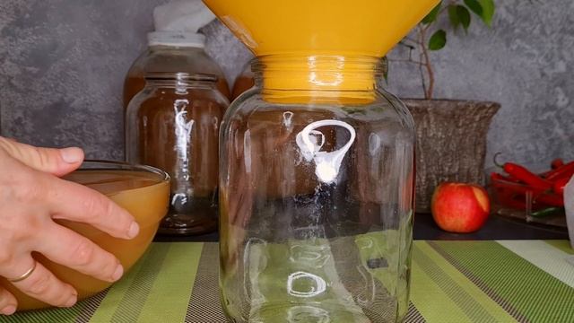 Простой и полезный ЯБЛОЧНЫЙ УКСУС с медом - 2 рецепта с дрожжами и без: дегустация и сравнение вкус смотреть онлайн