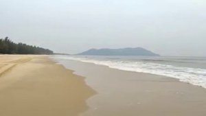 Великолепный пляж на острове Хайнань в Китае, "Бухта чистой воды"