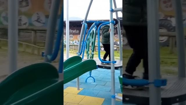 Paseo en el Parque 17 de Julio 2022 смотреть онлайн