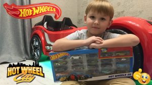 Hot Wheels набор из 20 машинок. Город с машинками.