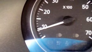 Плавающие холостые обороты двигателя при прогреве на Рено Логан 1.6 8v