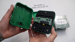 Кнопка аварийного открытия двери