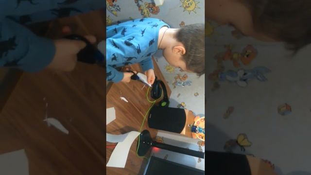 Вырезаем машинку из картона смотреть онлайн