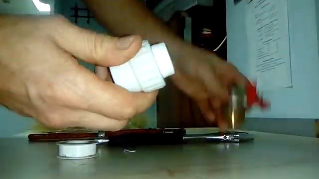 Как закрутить кран на резьбу. смотреть онлайн