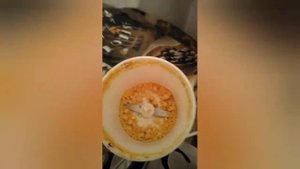 КОФЕМОЛКА ПРОТИВ ГОРОХА И ФАСОЛИ. ПРИКОЛЬНЫЙ ГОЛОС СПРАВИТСЯ ЛИ ОНА?:)))