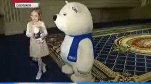 Закрытие олимпиады в сочи!  Мишка задул олимпийский огонь! Девочка плачет