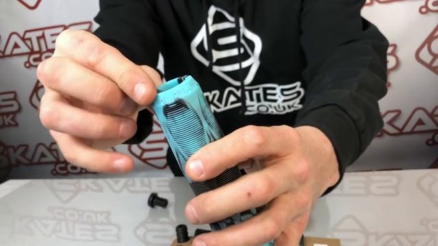 CORE 170MM PRO SCOOTER GRIPS - ? PRODUCT REVIEW & UNBOXING! - Skates.co.uk смотреть онлайн