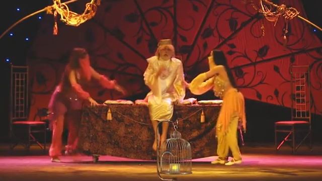 "Собака на сене". Театр Геннадия Гладкова смотреть онлайн