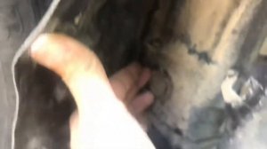 Чистка дренажной трубки лексус rx330 II поколения. Если у вас мокрые полы под ковриком то вам сюда!