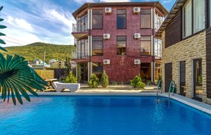 Отдых в Сукко гостиницы и мини-отели. Жилье с бассейном для отдыха в Сукко. «Радужный» ОТЕЛЬ