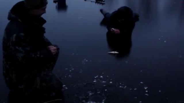 ЛЕЖА НА ЛЬДУ смотреть онлайн