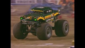 Freestyle Avenger Monster Jam World Finals 2003