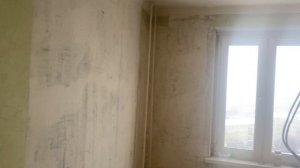 Демонтаж старых обоев, шпатлёвки, краски , штукатурки со стен и потолков.