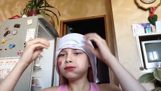 Шок девочка съела какашку