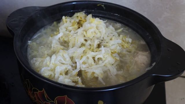 【百味大彭】老爸今天有口福，大彭花66买羊肉，做酸菜羊肉锅，吃肉喝汤真过瘾