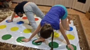 Играем в Твистер / Семен сошел с ума