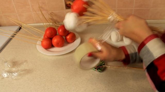 Сладкий букет из фруктов. Мандарины и зефир. DIY