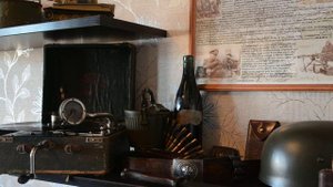 Лили Марлен на немецком патефоне.