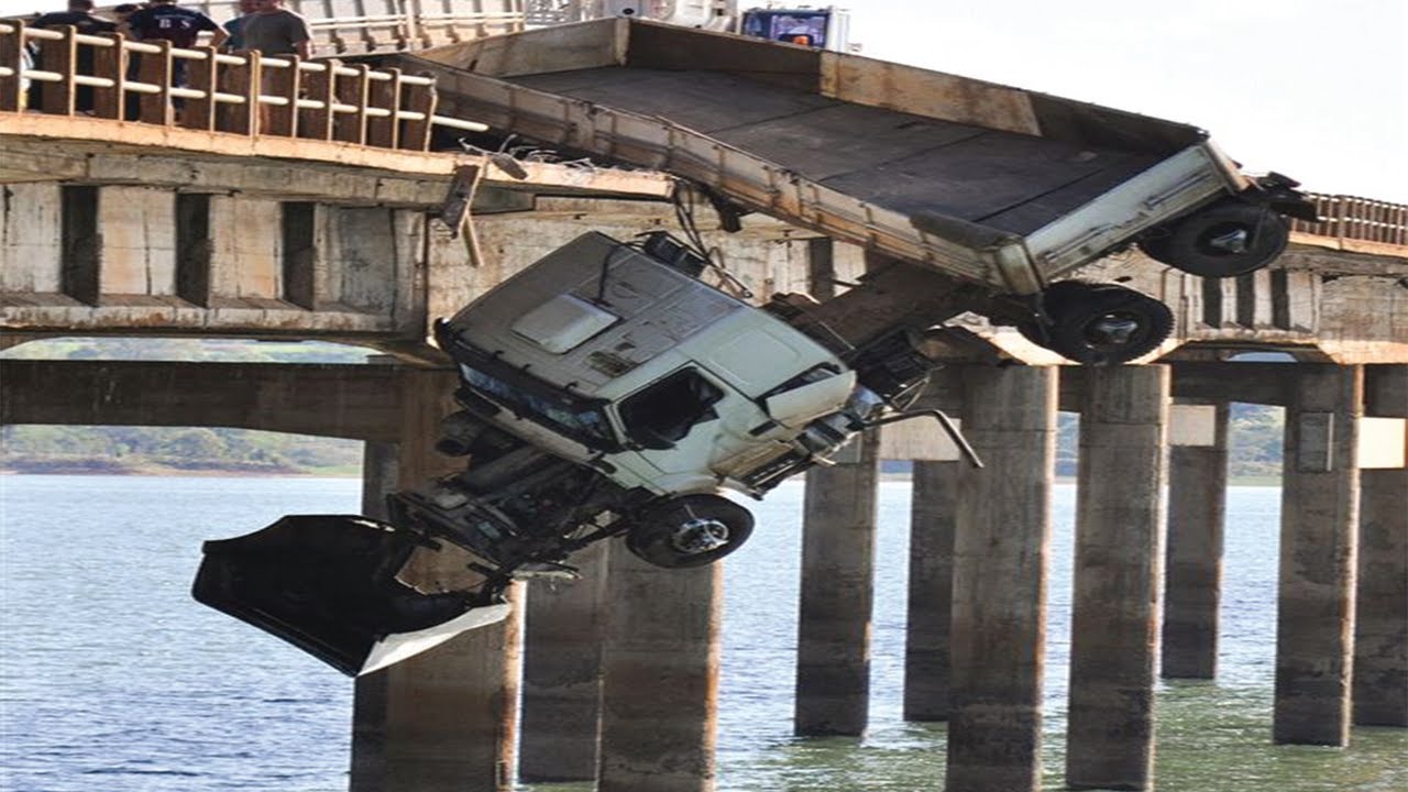 ОПАСНОЕ ВОЖДЕНИЕ ТЯЖЕЛОЙ ТЕХНИКИ 2021 смотреть онлайн