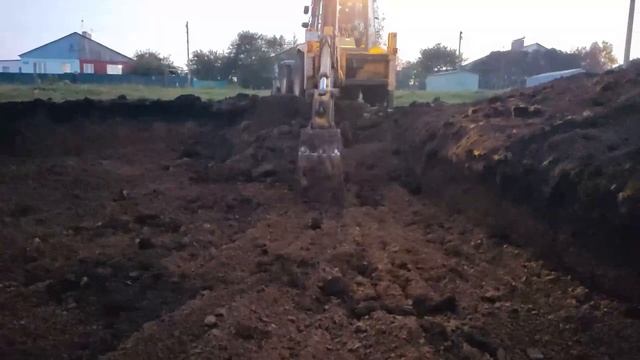 Выкопали котлован|Завезли песок|Строительство дома смотреть онлайн