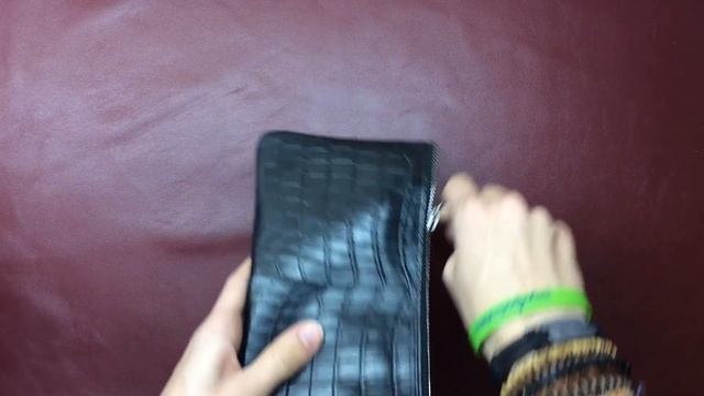 Черный кошелек из крокодиловой кожи смотреть онлайн