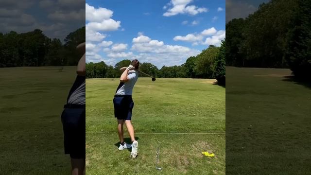 Hitting absolute bombs ? on the range. Is this golf swing swing satisfying? #golf #bombs