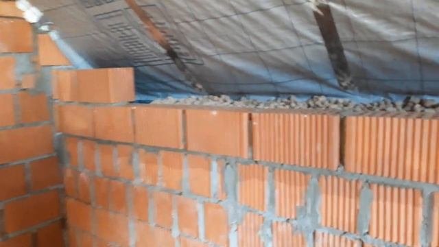 Утепление зоны мауэрлата.Перегородки второго этажа готовы.