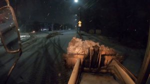 Работа ночью.Чистим дорожные треугольники.