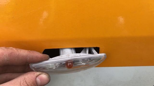 Снятие поворотника в крыле Kia Rio 2018