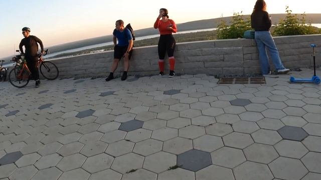 Прокатились на великах с новичками группы