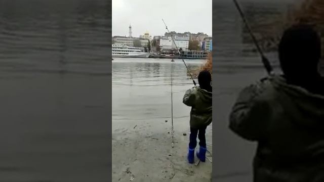 РЫБАЛКА НА ДОНУ!!!!😳 поймал ТРОФЕЙНОГО БЫЧКА!!! сколько весит этот бычок???