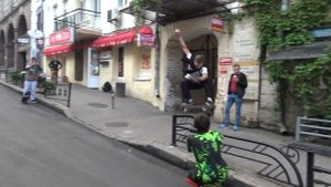 ПОЛИЦИЯ И ОХРАНА ПРОТИВ СКЕЙТЕРОВ
