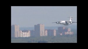 ИЛ-76 мощно пролетел над крышами домов. #video #il76