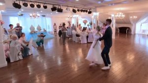 Первый танец невесты с женихом